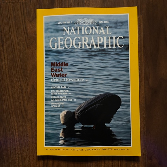 4 National Geographic Magazines from 1993/94 - Picture 2 of 9